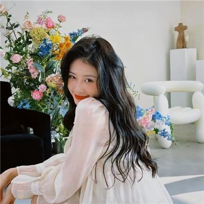 院子里的女人